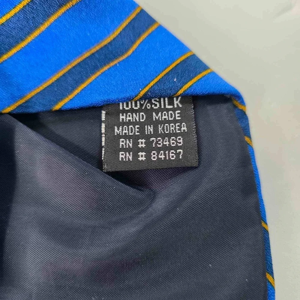 Walt Disney World Vintage Silk Tie Mickey Mouse Goofy Pluto Donald Duck Blue